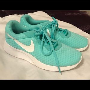 Nike Tanjun Sneakers